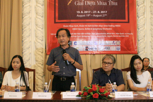 Conductor Tran Vuong Thach, director of HBSO speaks at the press conference. (Photo: Sggp)