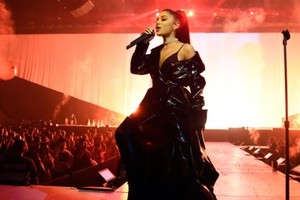 Ariana Grande cancels concert due to health problem