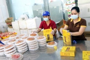 An establishment that produces mooncakes (Photo: VNA)