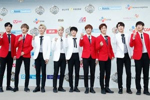 The South Korean boy group, SF9 at MAMA 2016