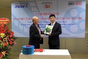 Vietnam Film Institute receives valuable documentaries from Netherlands