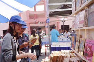Russian book week in Nguyen Van Binh Book street (Photo: hcmcpv.org.vn)