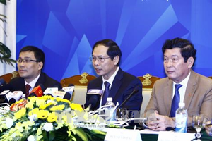 Deputy FM Bui Thanh Son, APEC 2017 SOM Chair speaks at the press conference (Source: VNA)