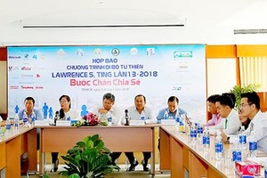 At the press conference of the 13th Lawrence S.Ting charity walk 