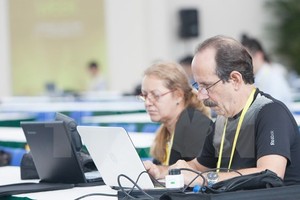 Foreign reporters work during APEC Year 2017 (Source: VNA)