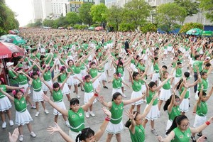 Around 3,000 students join the 2018  Olympic Run Day in HCMC. (photo: Sggp)