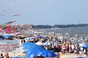 People will enjoy 4-day holiday during Reunification Day.