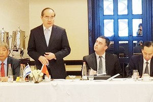 Secretary of HCMC Party Committee Nguyen Thien Nhan speaks at the seminar. (Photo: Sggp)