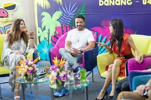 Luis Fonsi and Spanish actress Maria Bravo at the press conference
