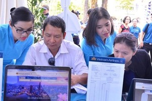 Passengers can pay for their tickets via payment services like MoMo, Moca and VNPay.