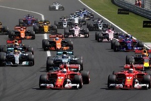 Hanoi is planning to bring the world-famous Formula One car race to the capital, Government Office chairman Mai Tien Dung confirmed on August 30 (Photo: vnexpress.net)