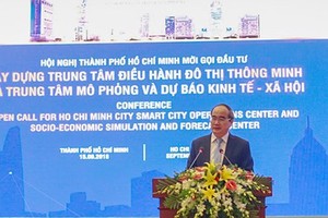 Secretary of HCMC Party Committee Nguyen Thien Nhan speaks at the conference. (Photo: Sggp)