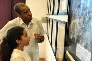 Viewers at the exhibition (Photo: hcmcpv)