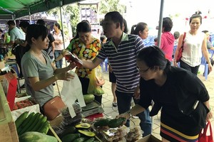 At a safe farm produce fair