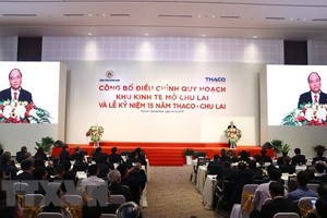 Prime Minister Nguyen Xuan Phuc speaks at the ceremony to announce the expansion of the Chu Lai Open Economic Zone in Quang Nam on December 16. (Photo: VNA)