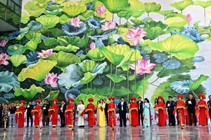 Two giant mural paintings inaugurated at Noi Bai int’l airport