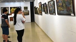 Fine arts exhibition marks Uncle Ho's 129th birthday