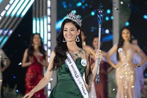 Luong Thuy Linh crowns Miss World Vietnam 2019