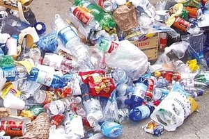 Tourism sector strives to reduce plastic use