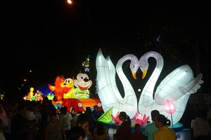 Country’s biggest Mid-Autumn Festival in Phan Thiet city