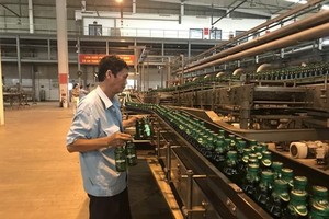 Brewer Sabeco's factory in Củ Chi District, HCM City. The largest brewer by market capitalisation was among blue chips that fell on October 8. (Photo:tapchicongthuong.com)