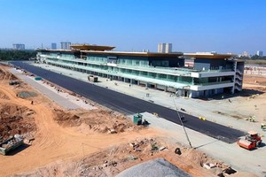 A building under construction for Formula 1 VinFast Vietnam Grand Prix (Photo: organising board) 
