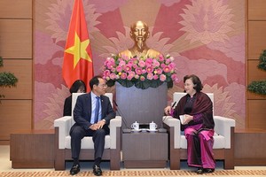 National Assembly Chairwoman Nguyen Thi Kim Ngan (right) and Ambassador of the Republic of Korea (RoK) Park Noh-wan (Photo: qdnd)