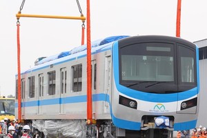 First wagons for Ben Thanh-Suoi Tien metro line arrives in HCMC in the begining of October. (Photo: SGGP)