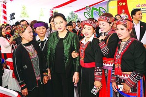 National Assembly Chairwoman Nguyen Thi Kim Ngan attends great national solidarity festival in Yen Bai  (Photo: VNA)