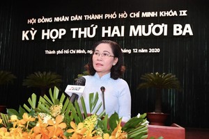 Chairwoman of HCMC People's Council Nguyen Thi Le speaks at the 23rd meeting of the HCM City People’s Council for the 2016-2021 tenure which ends on December 9. (Photo: SGGP)