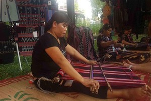 ‘Zeng’ weaving craft in the in the mountainous district of A Luoi in the central province of Thua Thien Hue has been recognized as a National Intangible Cultural Heritage. (Photo: SGGP)