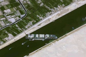 Suez Canal clearance could take ‘weeks’, says salvage company