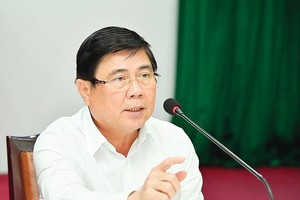 Chairman of the People’s Committee of HCMC, Nguyen Thanh Phong speaks at the meeting. (Photo: SGGP)