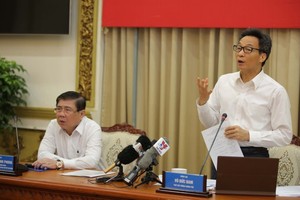 Deputy Prime Minister Vu Duc Dam speaks at the meeting. (Photo: SGGP)