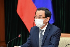 Secretary of the Party Committee of HCMC Nguyen Van Nen speaks at the  online conference. (Photo: SGGP)