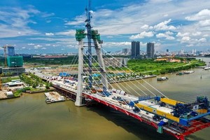 Thu Thiem Bridge 2 is nearly more than 70% complete.