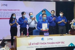 “Building happy young family” program marking Vietnam Family Day launched