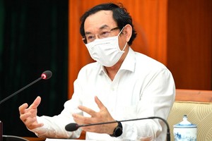 Secretary of the city Party Committee Nguyen Van Nen speaks at the conference. (Photo: SGGP)