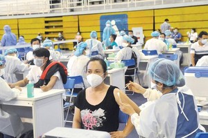The vaccination program at Phu Tho Stadium (Photo: SGGP)