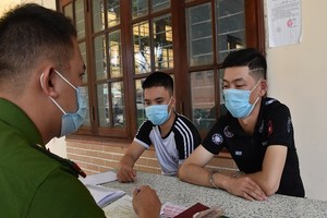 Usurers at the police office (Photo: SGGP)