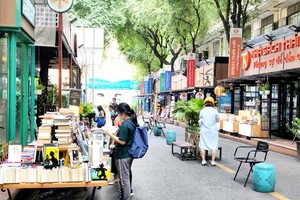 HCMC Book Street  ​