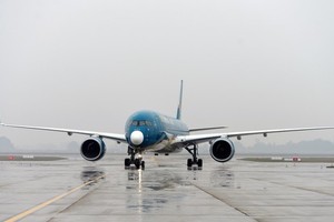 Mass flight cancellations as Typhoon RAI approaches