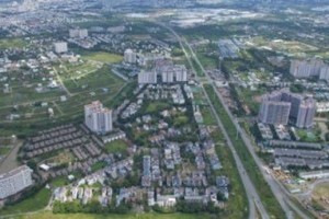 Land prices in HCM City are increasing sharply, and this would have consequences on housing, experts warn. (Photo: vov.vn)