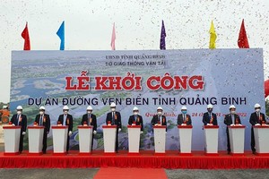 The groundbreaking ceremony of a coastline and Nhat Le Bridge 3 is held in January in Quang Binh Province. (Photo: SGGP)