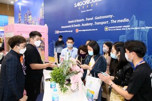  Vietnam International Travel Mart (VITM) 2022 attracts a large number of visitors.
