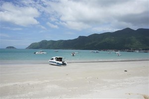 A pristine beach on Con Dao Island. (Photo: VNA)