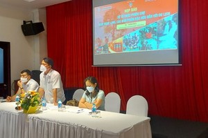 Chairman of the People’s Committee of Tu Mo Rong District Vo Trung Manh speaks at the press conference of the event.