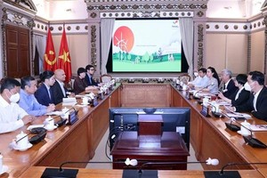 The meeting between Vice Chairman of the Ho Chi Minh City People’s Committee Vo Van Hoan and parliamentarian Alla Ayodhya Rami Reddy on May 4. (Photo: VNA)