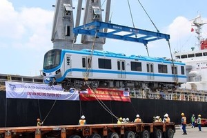 At the ceremony to receive the last two trains. (Photo: VNA)