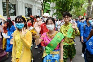 The festival bring together more than 11,000 young people from the 11 regional countries and volunteers of SEA Games 31. (Photo: VNA)